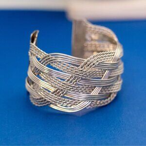 7 inch, Vintage Crisscross Patterned Silver Tone Cuff Bracelet - DX9